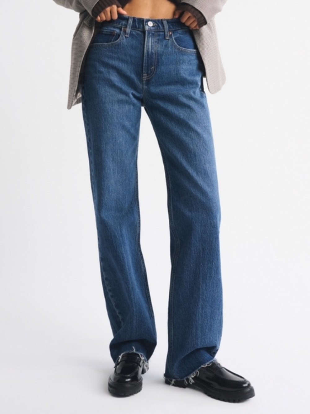A&F High Rise 90’s Relaxed Jean with Raw Hem, size 28 regular